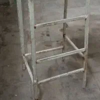 چهار پایه فلزی
