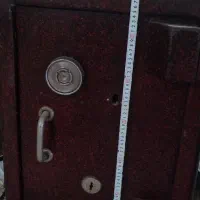 گاوصندوق قدیمی  و سنگین|کلکسیون سکه، تمبر، اسکناس|رشت, لاکان|دیوار