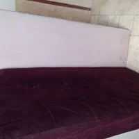 یک عدد مبل تک نفره و ۲ نفره تشک کاملا سالم
