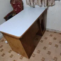 میز کامپیوتر محکم و بادوام ضدخش نیاز به تعمیر جزیی|میز تحریر و کامپیوتر|زاهدان, |دیوار