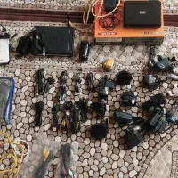 تعدادی مودم و شارژر قدیمی