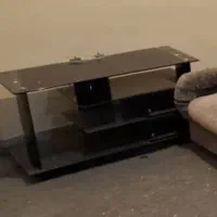 میز زیر تلویزیون
