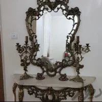 اینه شمدان برنجی قدیمی سنگین قدمت ۵۰ ساله با میز