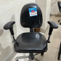 دو عدد صندلی مدیریتی کاملا سالم و نو