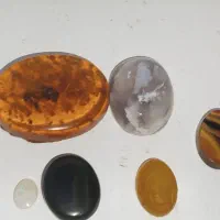 تعدادی نگین کلکسیونی