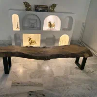 میز چوب نارون و رزین پایه فلز رنگ کوره ای کار دست|مبلمان خانگی و میز عسلی|تهران, مهران|دیوار