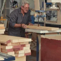 نجار ماهر و نیمه ماهر|استخدام صنعتی، فنی، مهندسی|تهران, تهرانپارس جنوبی|دیوار