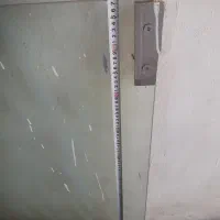 شیشه سیکوریت یک سانتیمتر  با جک کف گرد