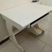 میز کامپیوتر و میز تحریر سفید