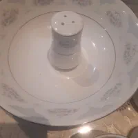 سرویس چینی ۶نفره بسیار تمیز