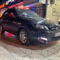 کوییک R مشکی قرمز ۱۴۰۲