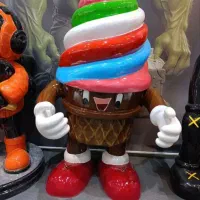 بازاریاب خانم جهت ارائه تست بستنی