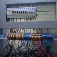 برقکاری ورفع اتصالی خورده کاری انجام میشود