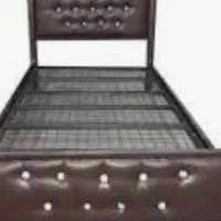 تخت خواب فلزی بزرگ