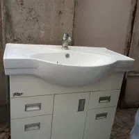 روشویی کابینتی به همراه شیر