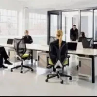 استخدام خانم مدیر با وسیله