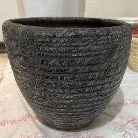 تعدادی گلدان سرامیکی