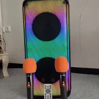 باند اسپیکر قوی آکبند.