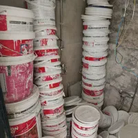 سطل رنگ خالی