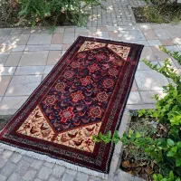چند تخته فرش یا قالیچه دستی