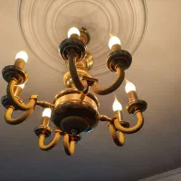 لوستر برنز ۴ شاخه ۸ شعله سه کیلویی|لوستر و چراغ آویز|تهران, باغ خزانه|دیوار