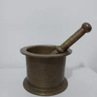 هاونگ برنجی کهنه قدیمی|ظروف پخت‌وپز|اردبیل, |دیوار