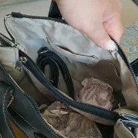 کیف|کیف، کفش، کمربند|رشت, دروازه لاکان|دیوار