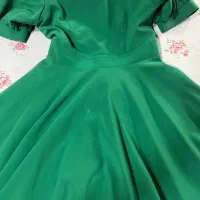 تعدادی لباس در حد نو تمیز|لباس|رشت, یخسازی|دیوار