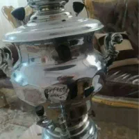 سماور و سطل زباله کنار سالنی