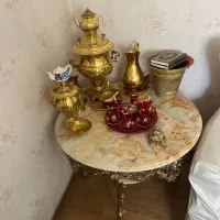 میزبرنز نگین دار سایز ۹۰ سالم در حدنو|مبلمان خانگی و میز عسلی|تبریز, |دیوار