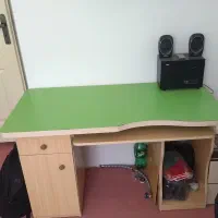 میز تحریر در حد نو