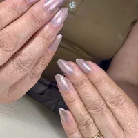 کاشت ناخن زیباباطراحی رایگان|خدمات آرایشگری و زیبایی|مشهد, تلگرد|دیوار