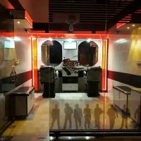 دکور و آینه آرایشگاه