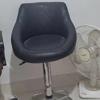 دو عدد صندلی جک دار در حد نو هر عدد دو تومن|صندلی و نیمکت|قروه, |دیوار