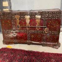 صندوق بزرگ قدیمی