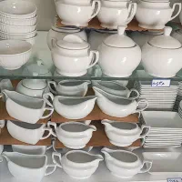 قندون چینی ۳۸تومان فنجان چینی هر عدد ۳۰ تومان