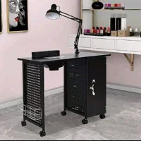 میز کار ناخن اجاره داده می شود با تمامی امکانات