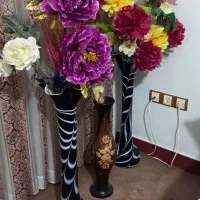 گلدان با گل