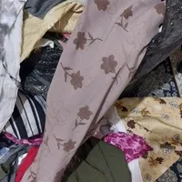 یک عالمه تیکه وخورده پارچه دم قیچی های خیاطی