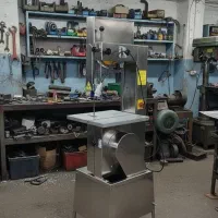 فروش گاو اره بر استخوانبر قصابی گوساله استخوان