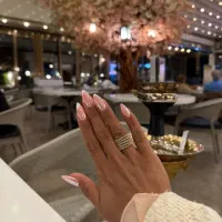 کاشت وترمیم ناخن و پدیکور  جنب مترو شریعتی