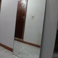 آینه قدی تمیز