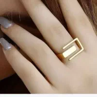 یک لنگه گوشواره بچگانه گمشده