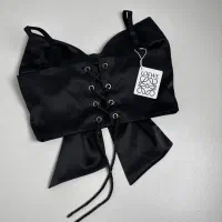 کراپ دکلته مجلسی|لباس|تهران, اختیاریه|دیوار