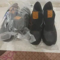 دو جفت پوتین ایمنی فولاد پا یا ملت سابق مدل البرز