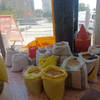 نیروی کار برای مغازه خوراک دام طیور