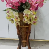 گل وگلدان