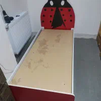 تخت خواب همراه با کفی