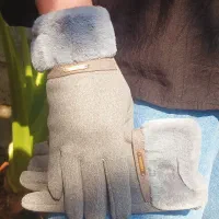 دستکش خزدار|لباس|رشت, کوی یخ|دیوار