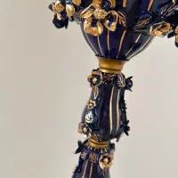 آباژور و شمعدان کنار سالنی آنتیک|چراغ خواب و آباژور|تهران, نیروی هوایی (پیروزی)|دیوار